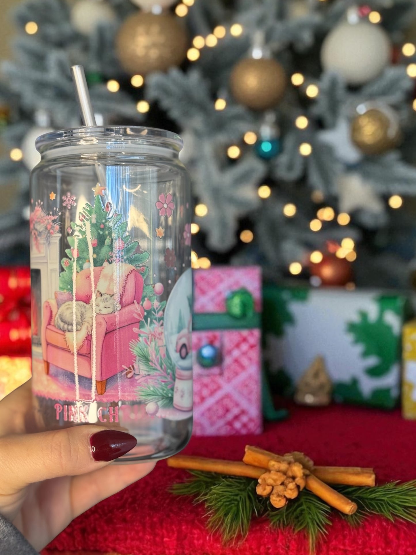 Modèle 16 oz -  Divan rose avec chat